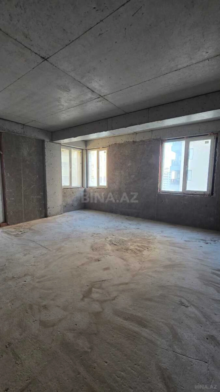 Satılır 4 otaqlı mənzil 165 m²