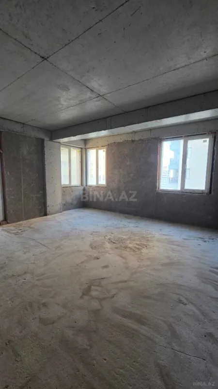 Satılır 4 otaqlı mənzil 165 m²