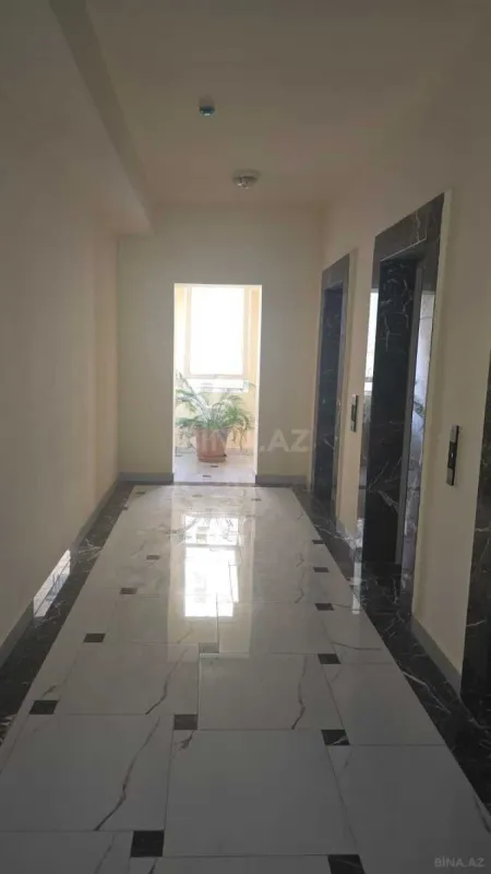Satılır 4 otaqlı mənzil 165 m²