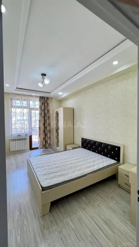 Kirayə verilir 2 otaqlı mənzil 81 m²