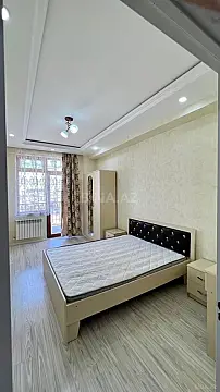 Kirayə verilir 2 otaqlı mənzil 81 m²