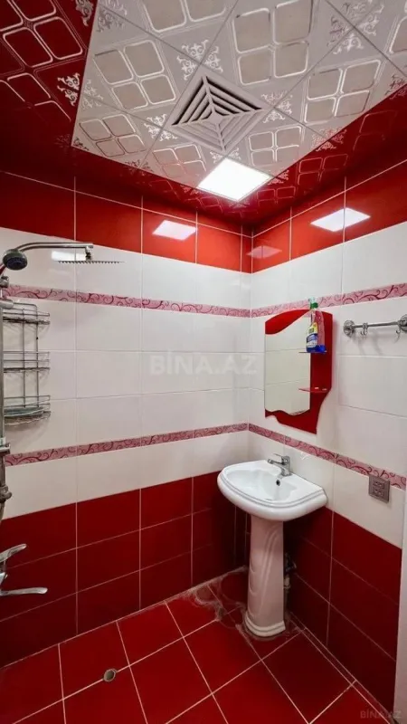 Kirayə verilir 2 otaqlı mənzil 81 m²