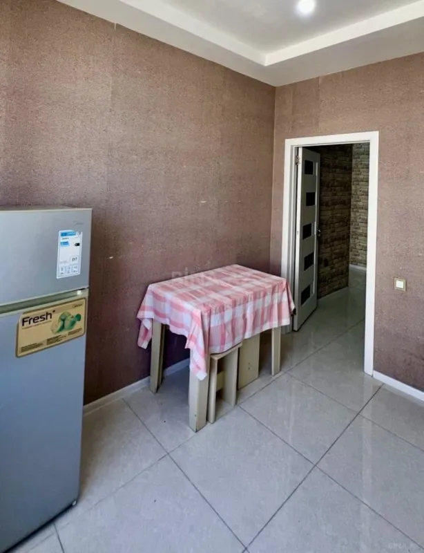Kirayə verilir 2 otaqlı mənzil 81 m²