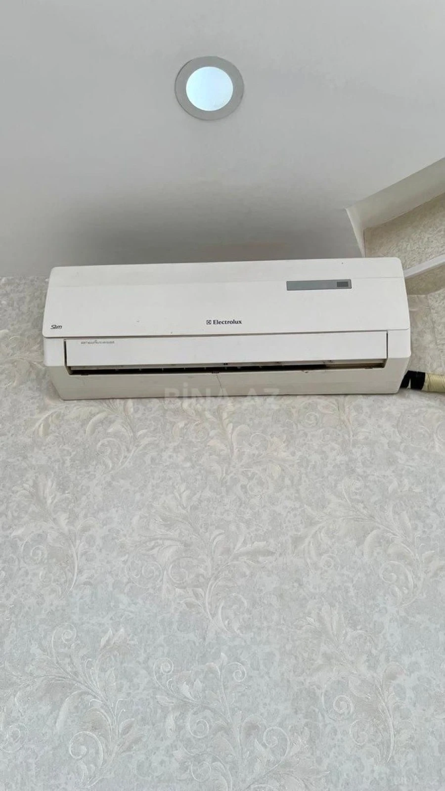 Kirayə verilir 2 otaqlı mənzil 81 m²