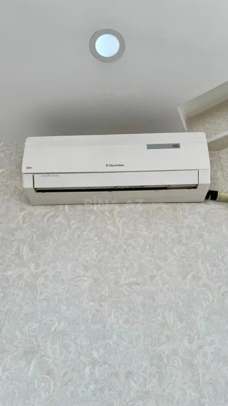 Kirayə verilir 2 otaqlı mənzil 81 m²