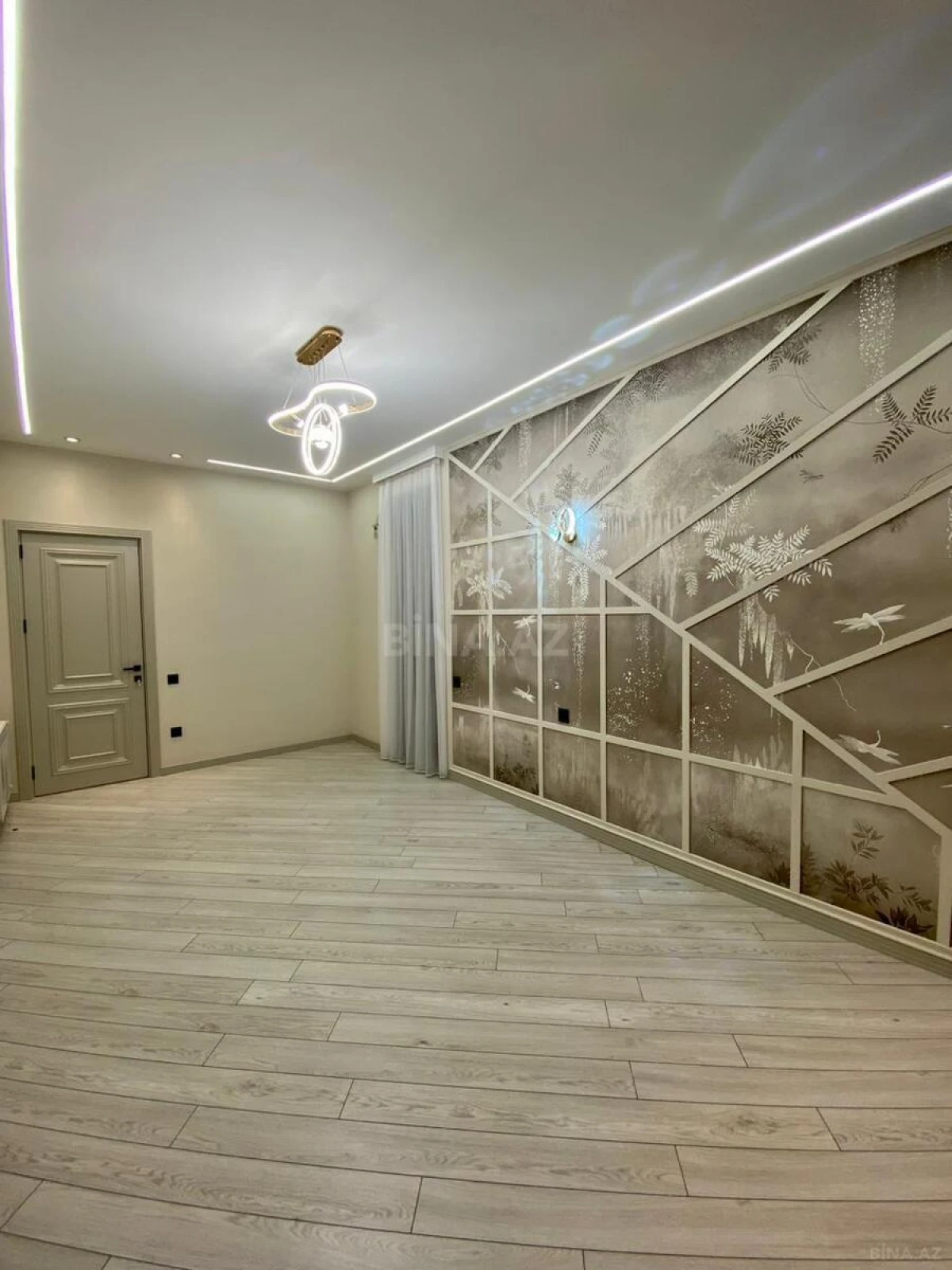 Satılır 4 otaqlı mənzil 150 m²