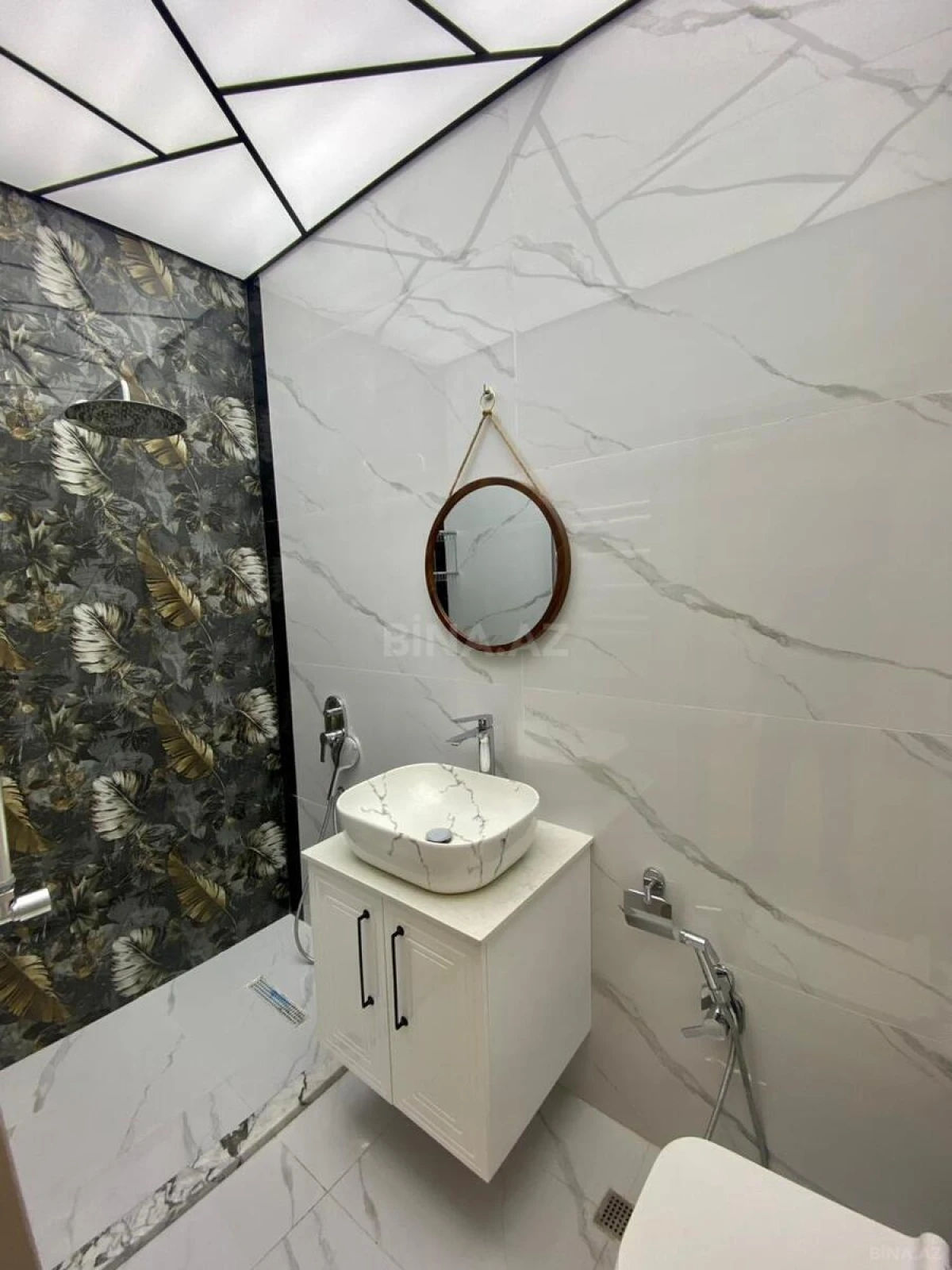 Satılır 4 otaqlı mənzil 150 m²