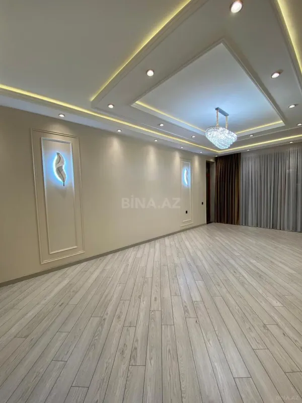Satılır 4 otaqlı mənzil 150 m²