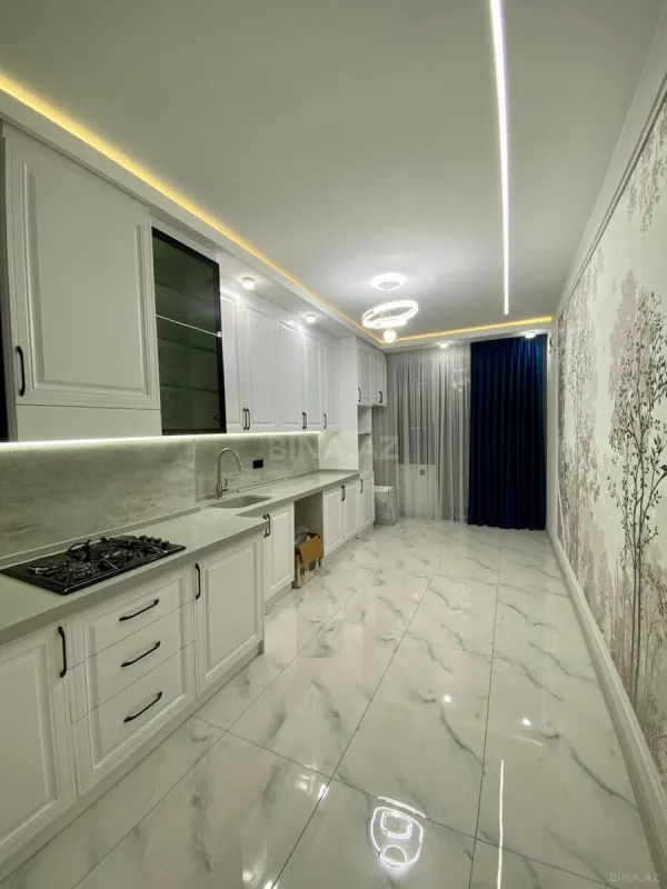 Satılır 4 otaqlı mənzil 150 m²