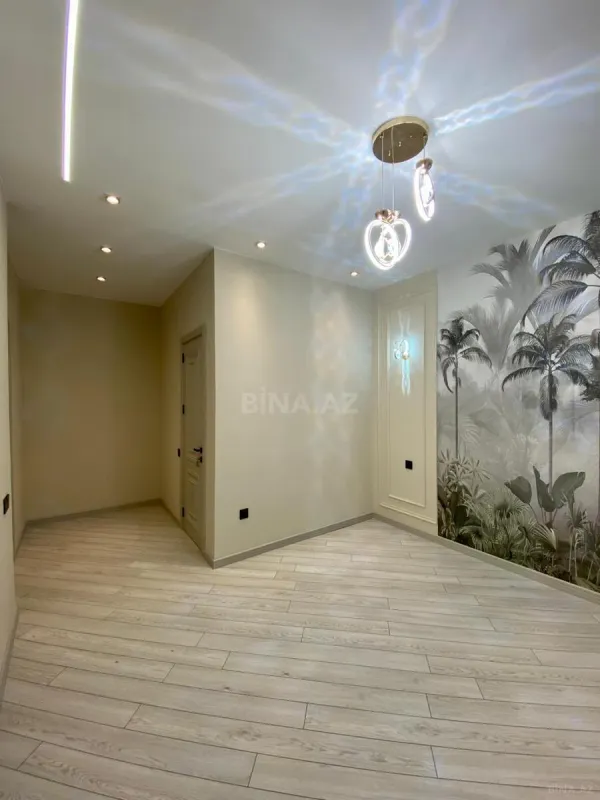 Satılır 4 otaqlı mənzil 150 m²