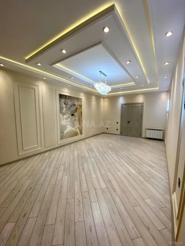 Satılır 4 otaqlı mənzil 150 m²