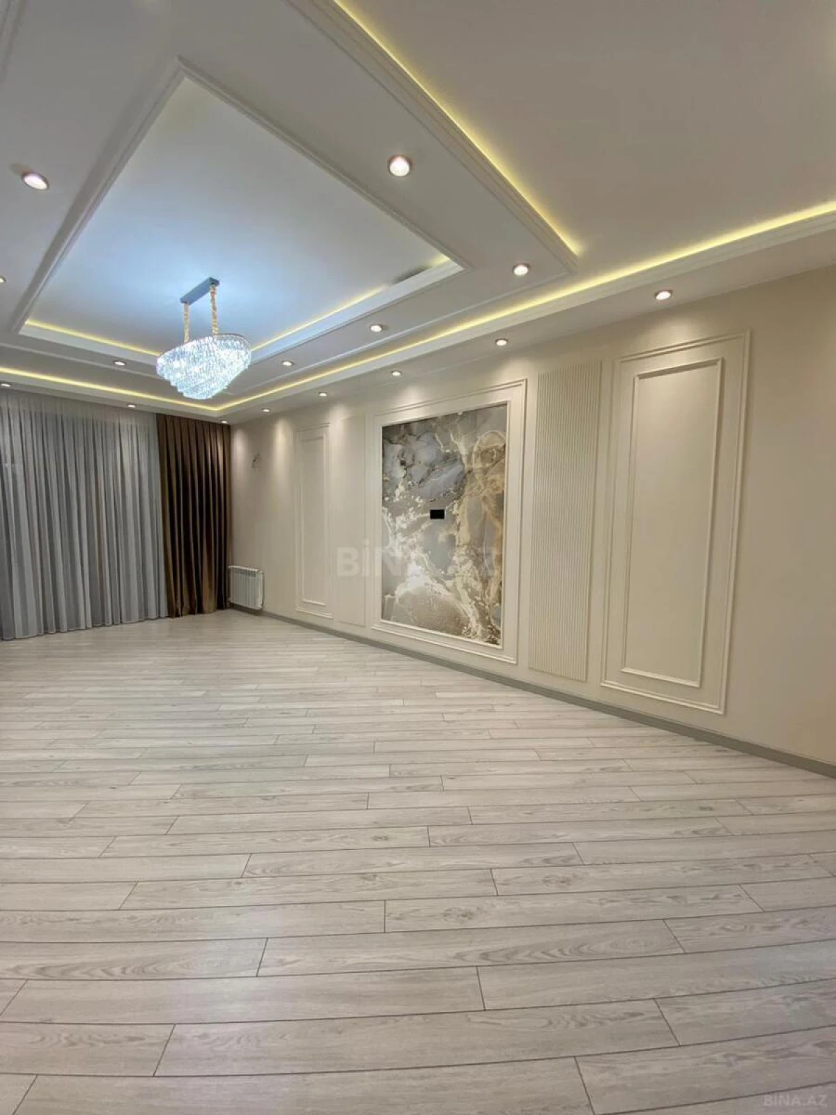 Satılır 4 otaqlı mənzil 150 m²