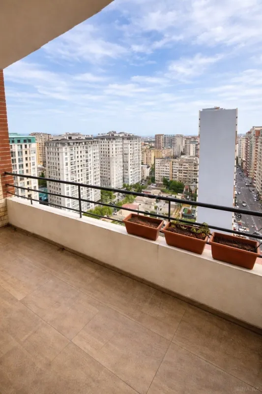 Satılır 3 otaqlı mənzil 94 m²