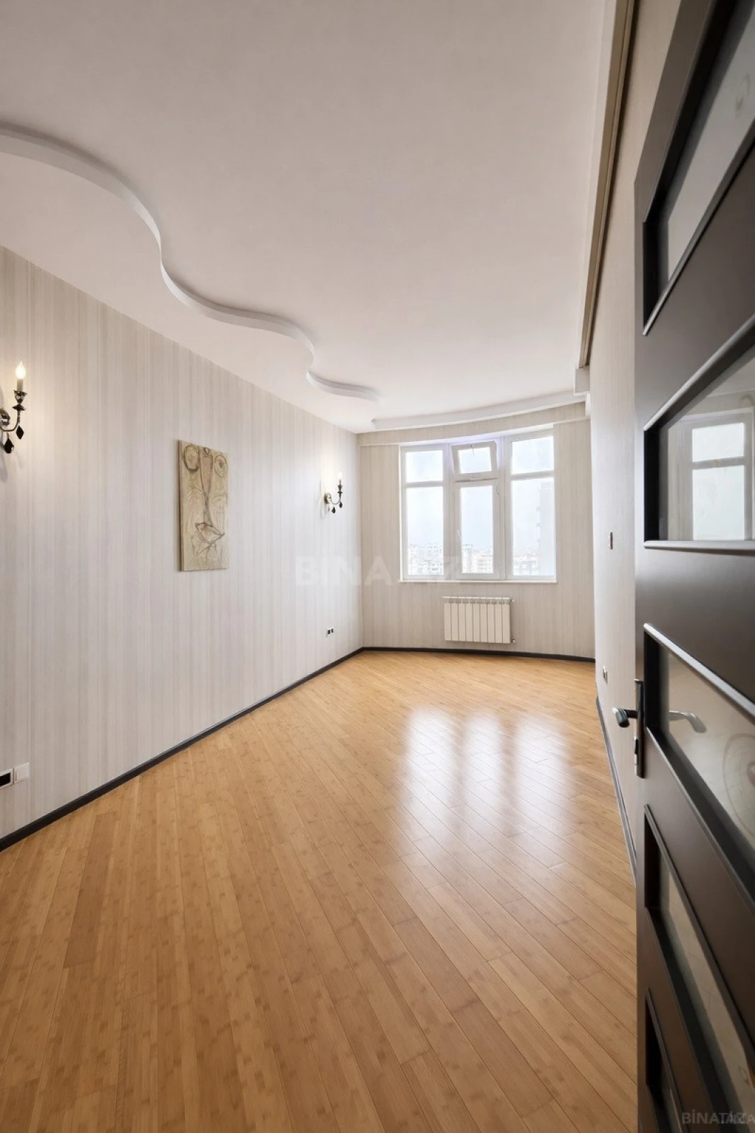Satılır 3 otaqlı mənzil 94 m²