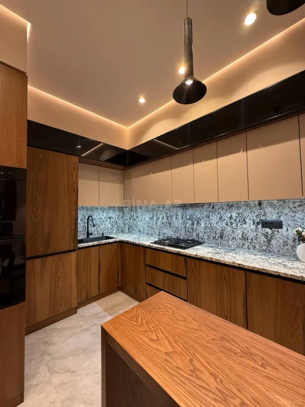 Satılır 3 otaqlı mənzil 106 m²