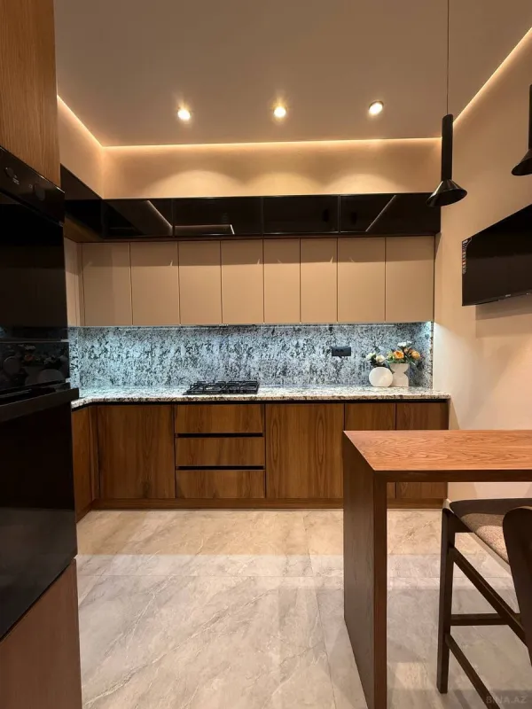 Satılır 3 otaqlı mənzil 106 m²