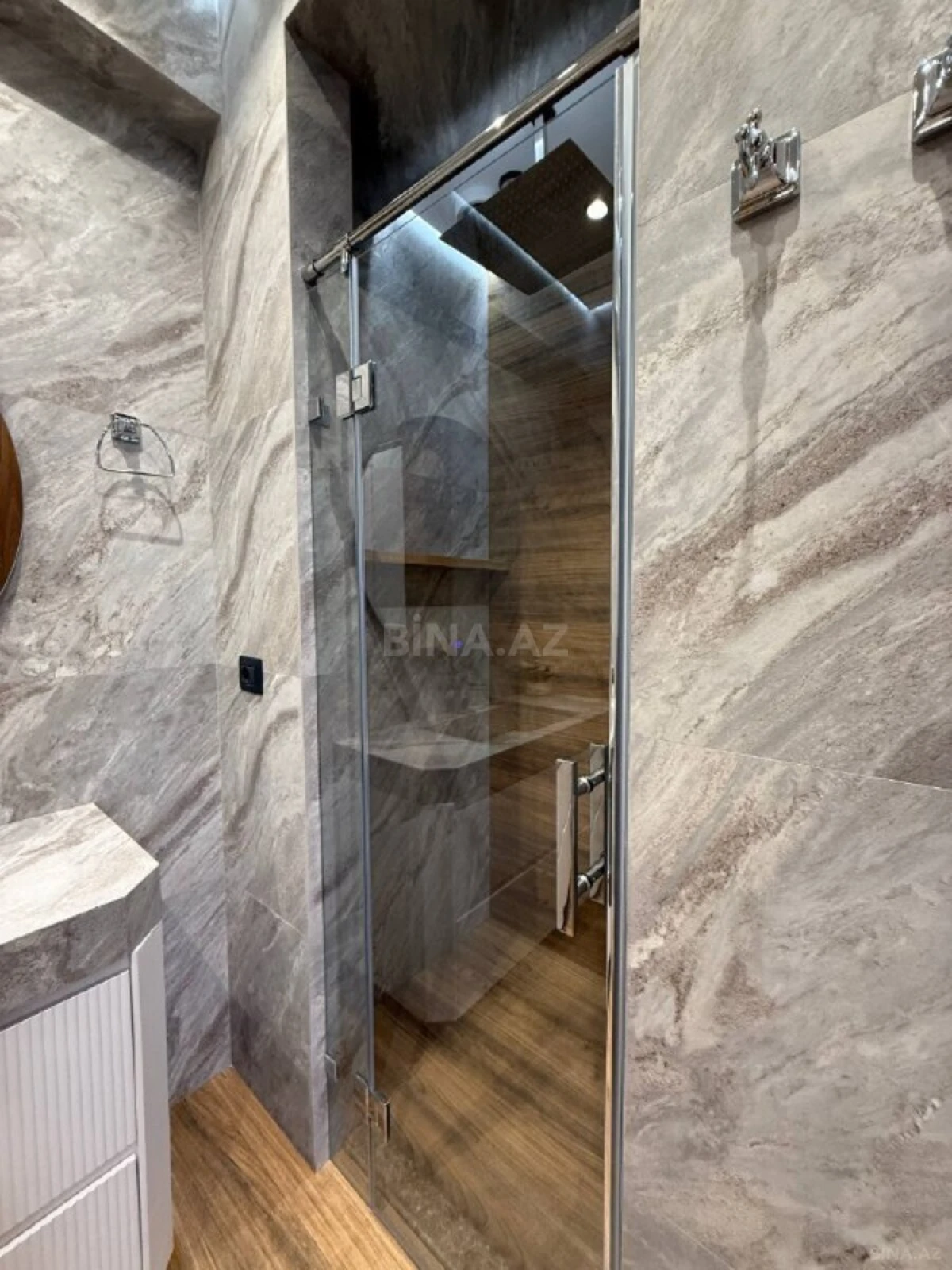 Satılır 3 otaqlı mənzil 106 m²