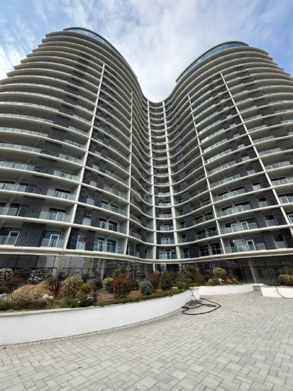 Satılır 3 otaqlı mənzil 106 m²