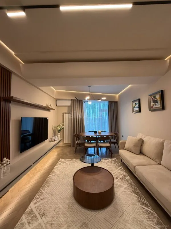 Satılır 3 otaqlı mənzil 106 m²