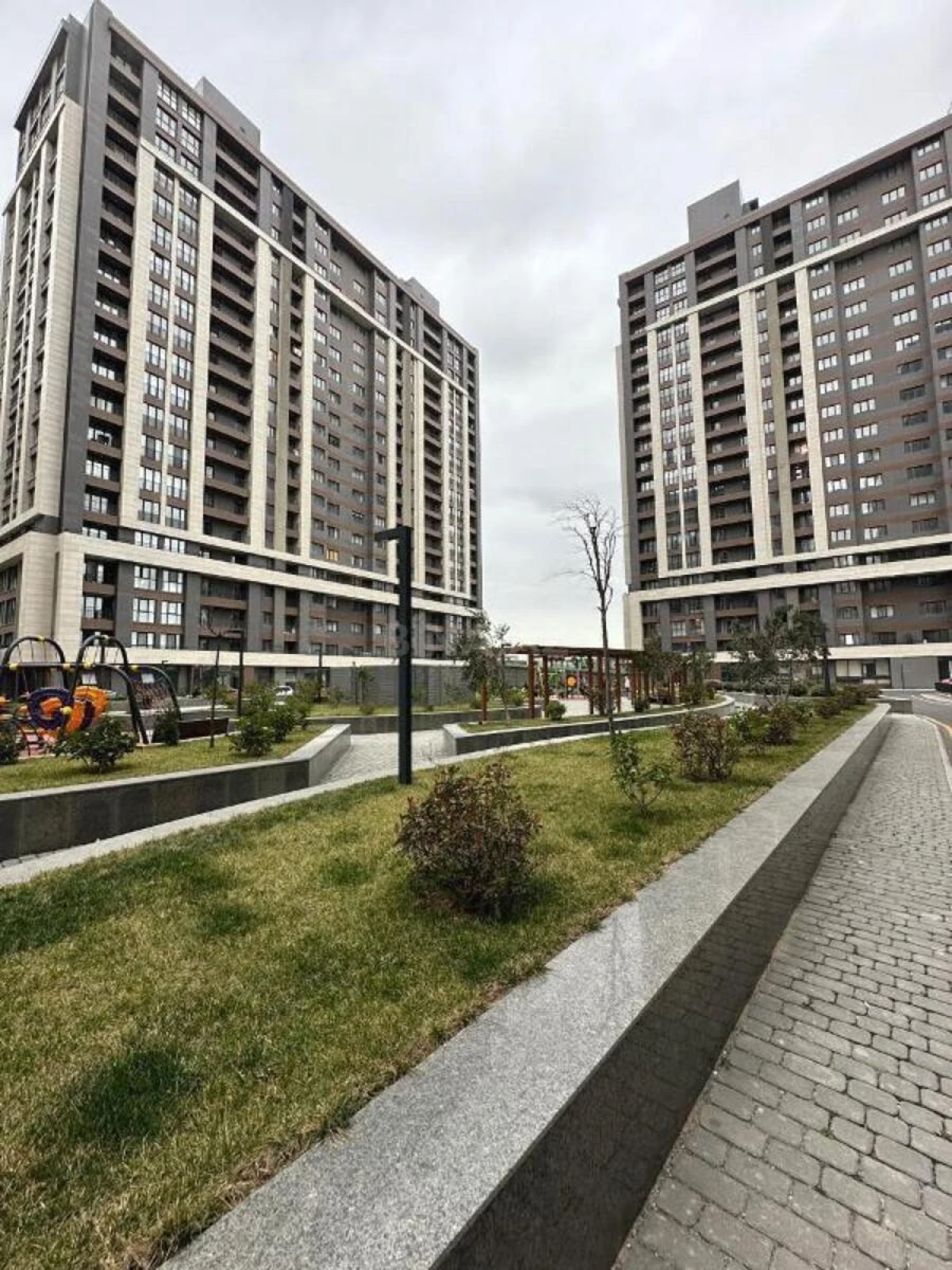 Satılır 2 otaqlı mənzil 67.1 m²