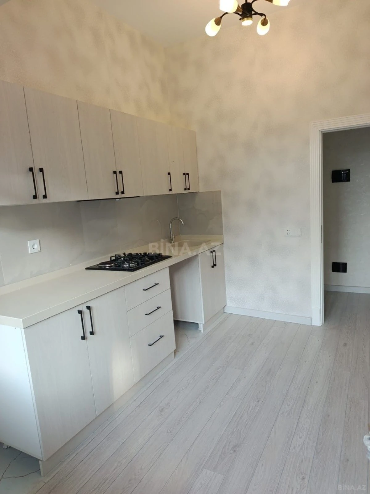 Satılır 2 otaqlı mənzil 56 m²