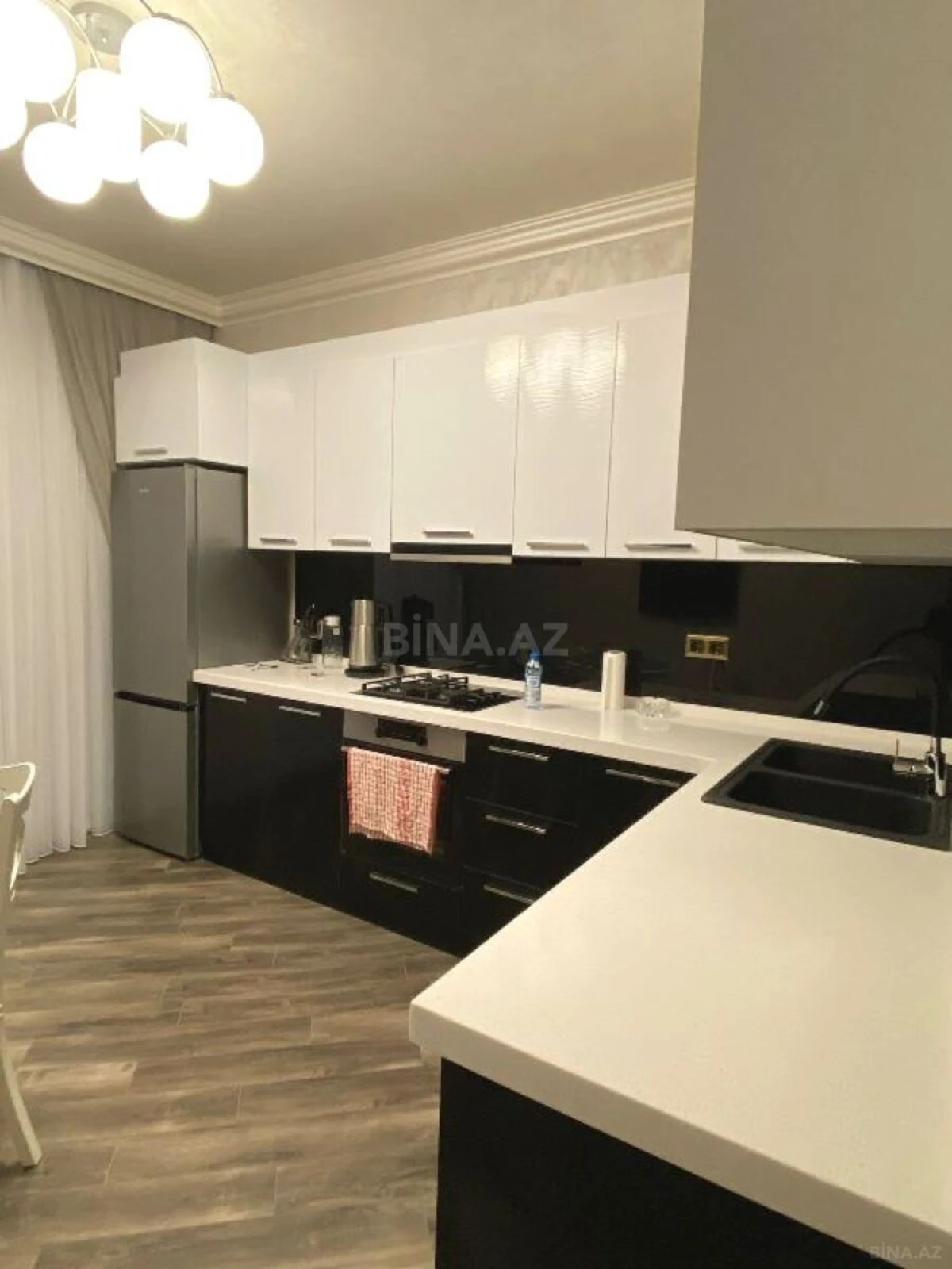 Satılır 2 otaqlı mənzil 100 m²