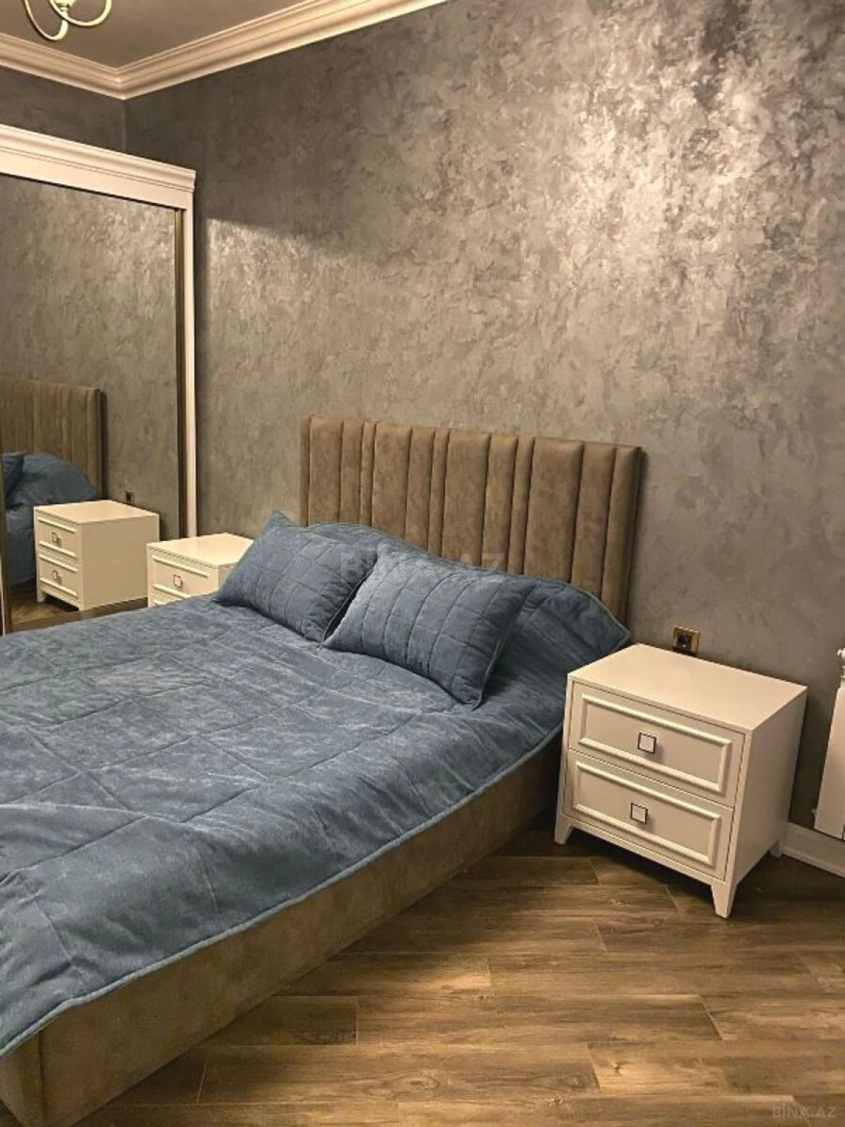 Satılır 2 otaqlı mənzil 100 m²