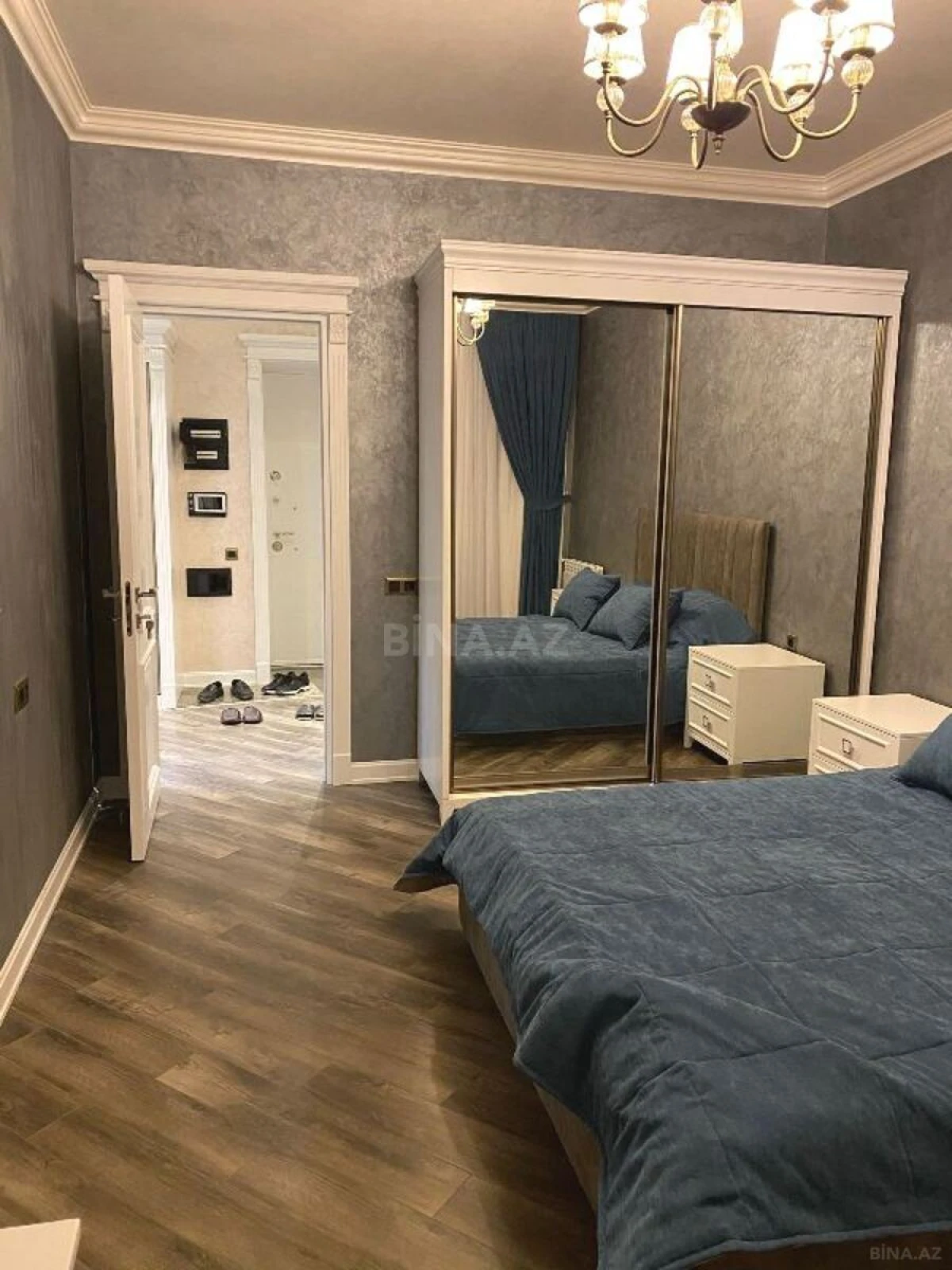 Satılır 2 otaqlı mənzil 100 m²