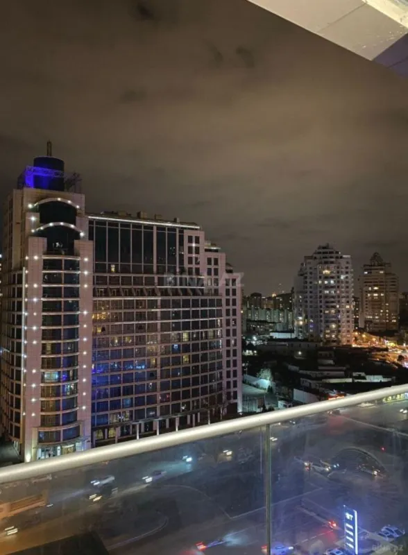 Satılır 2 otaqlı mənzil 100 m²