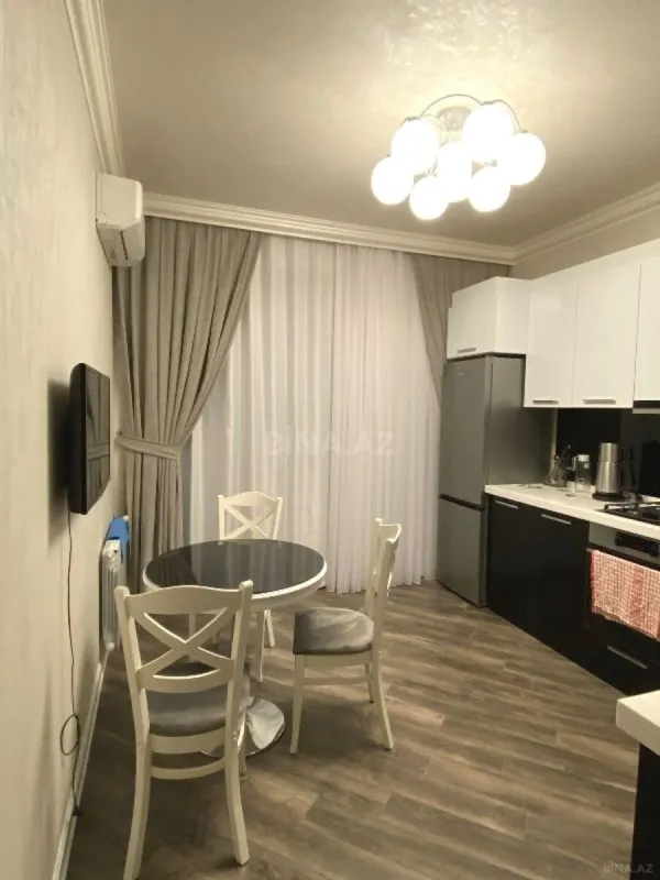 Satılır 2 otaqlı mənzil 100 m²