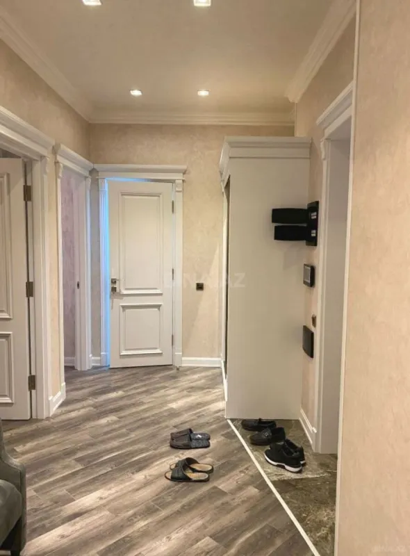 Satılır 2 otaqlı mənzil 100 m²