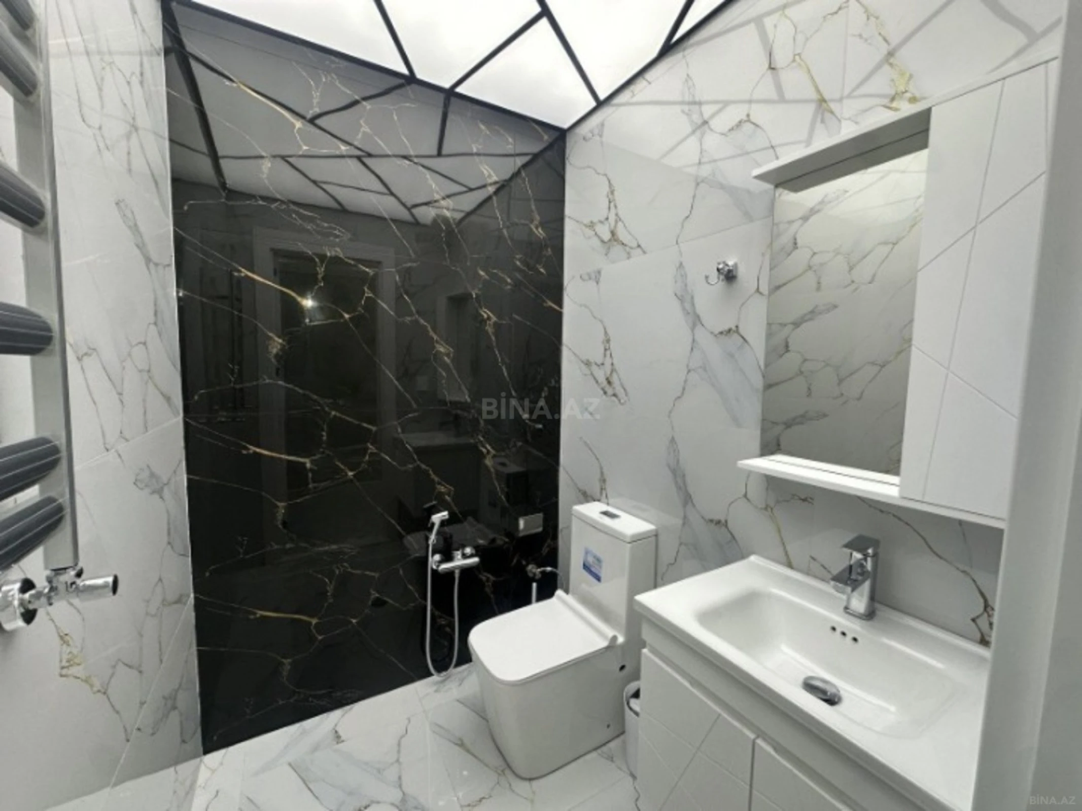 Satılır 3 otaqlı mənzil 95 m²