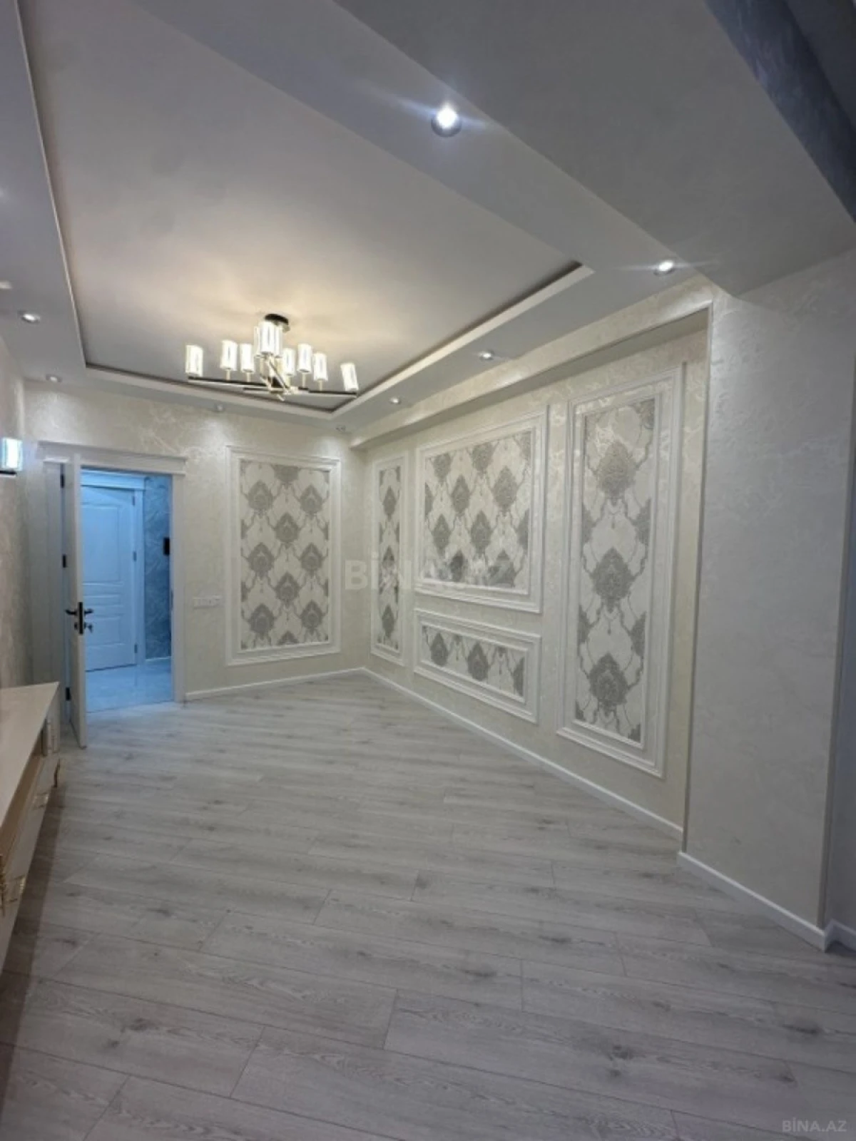 Satılır 3 otaqlı mənzil 95 m²