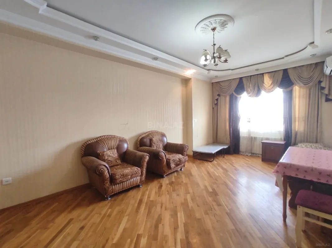 Satılır 2 otaqlı mənzil 99 m²