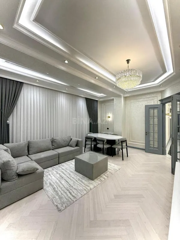 Satılır 4 otaqlı mənzil 185 m²