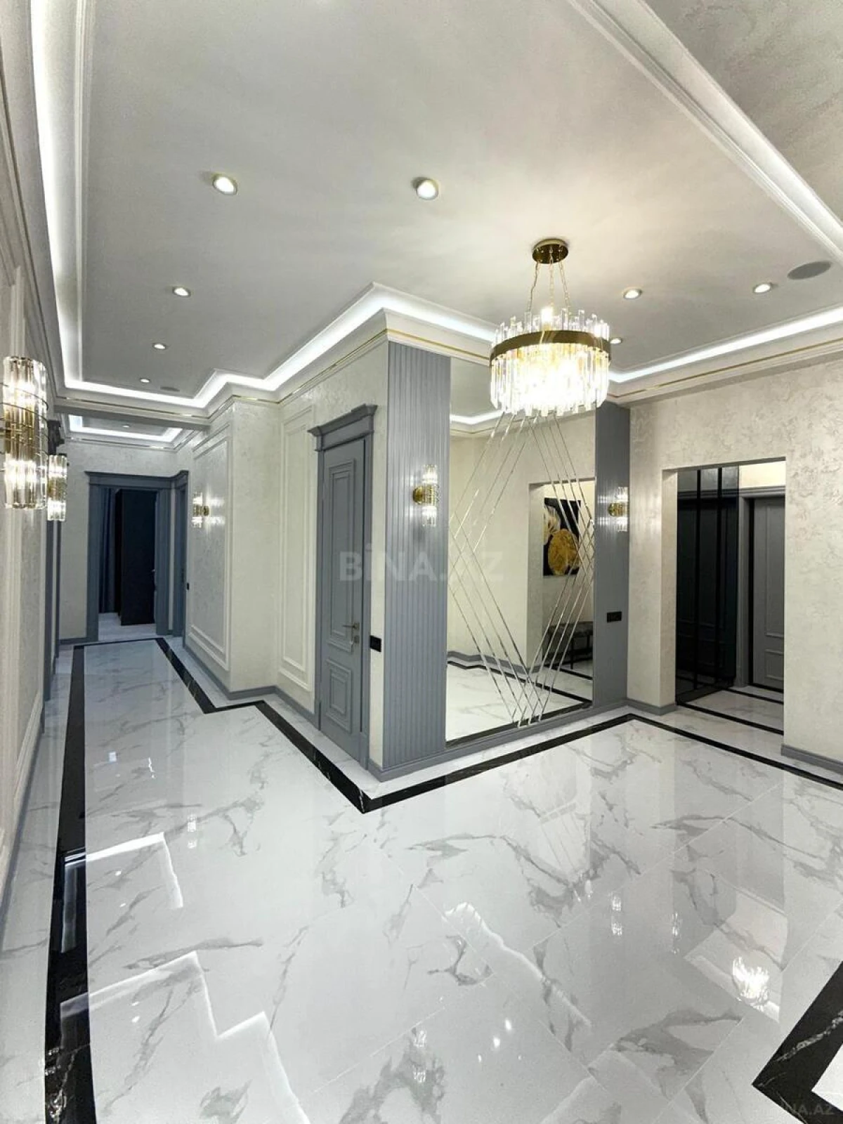 Satılır 4 otaqlı mənzil 185 m²
