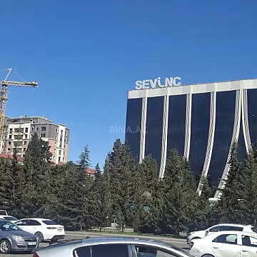 Satılır 2 otaqlı mənzil 49 m²