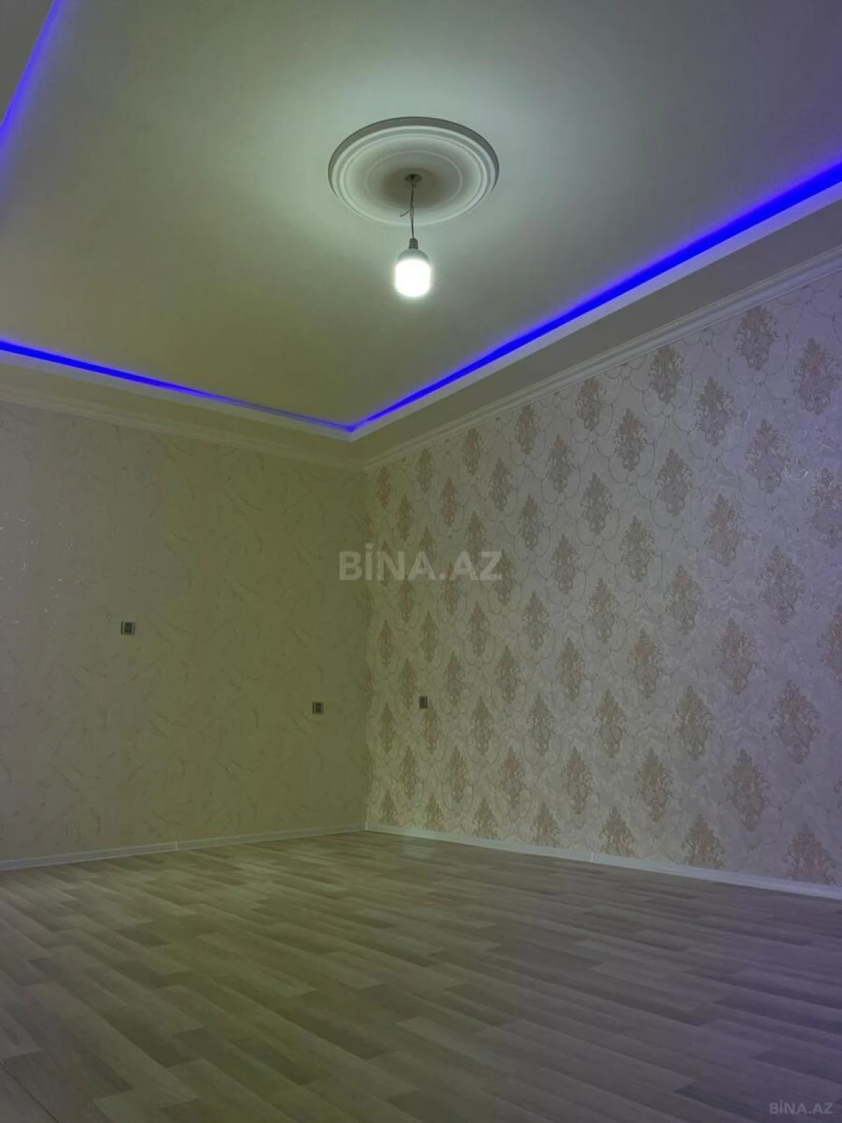 Satılır 5 otaqlı həyət evi 180 m²
