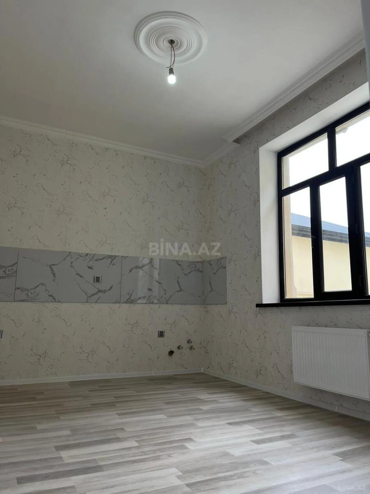 Satılır 5 otaqlı həyət evi 180 m²