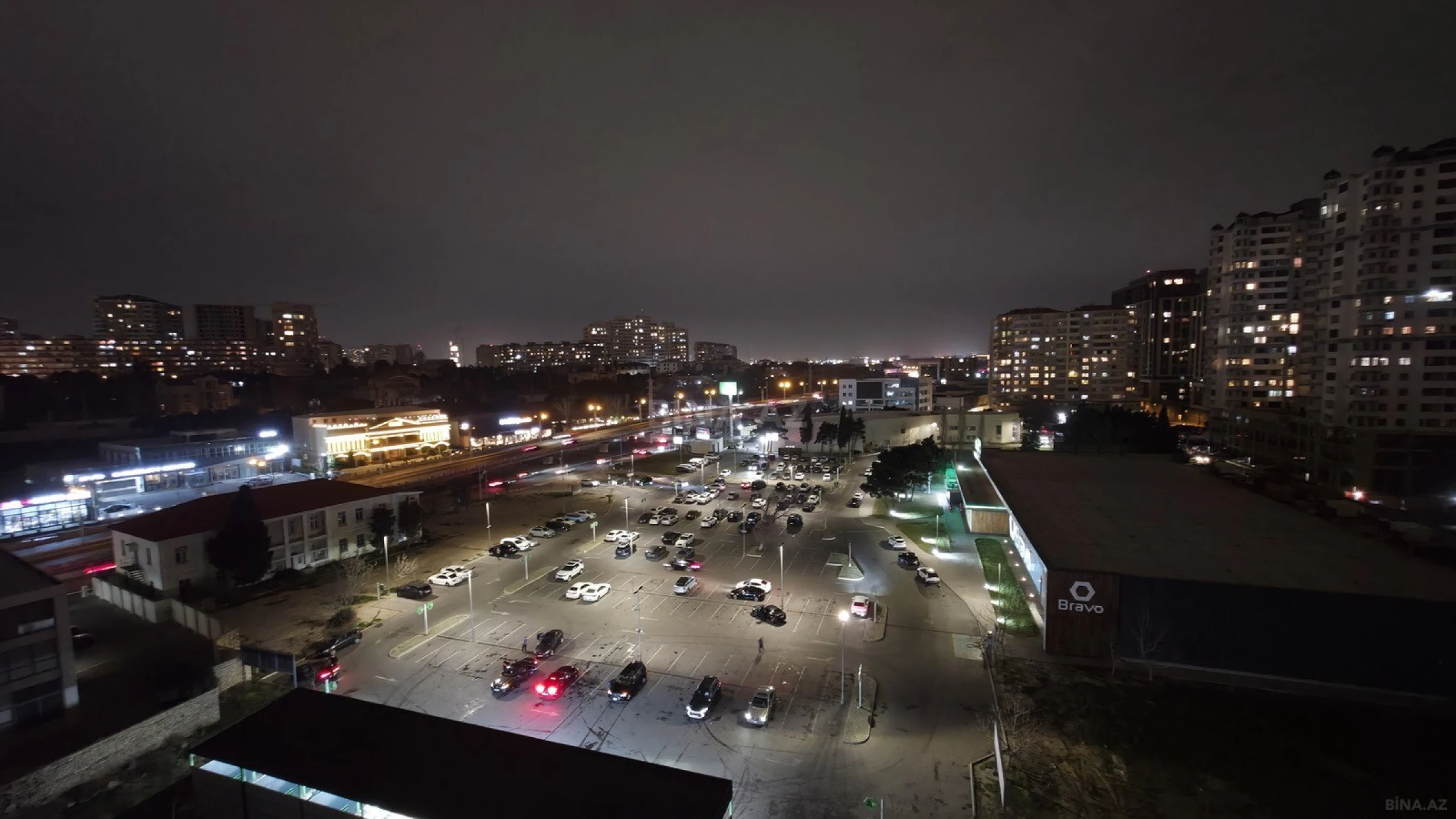 Satılır 4 otaqlı mənzil 190 m²