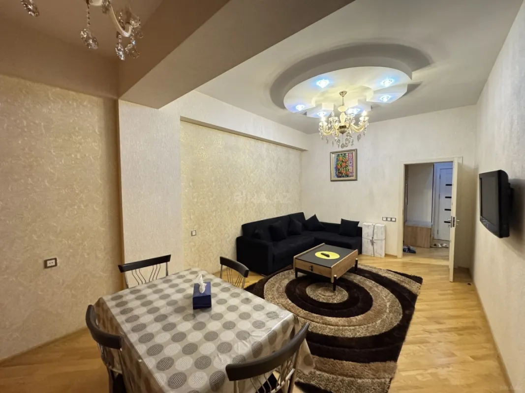 Kirayə verilir 2 otaqlı mənzil 70 m²