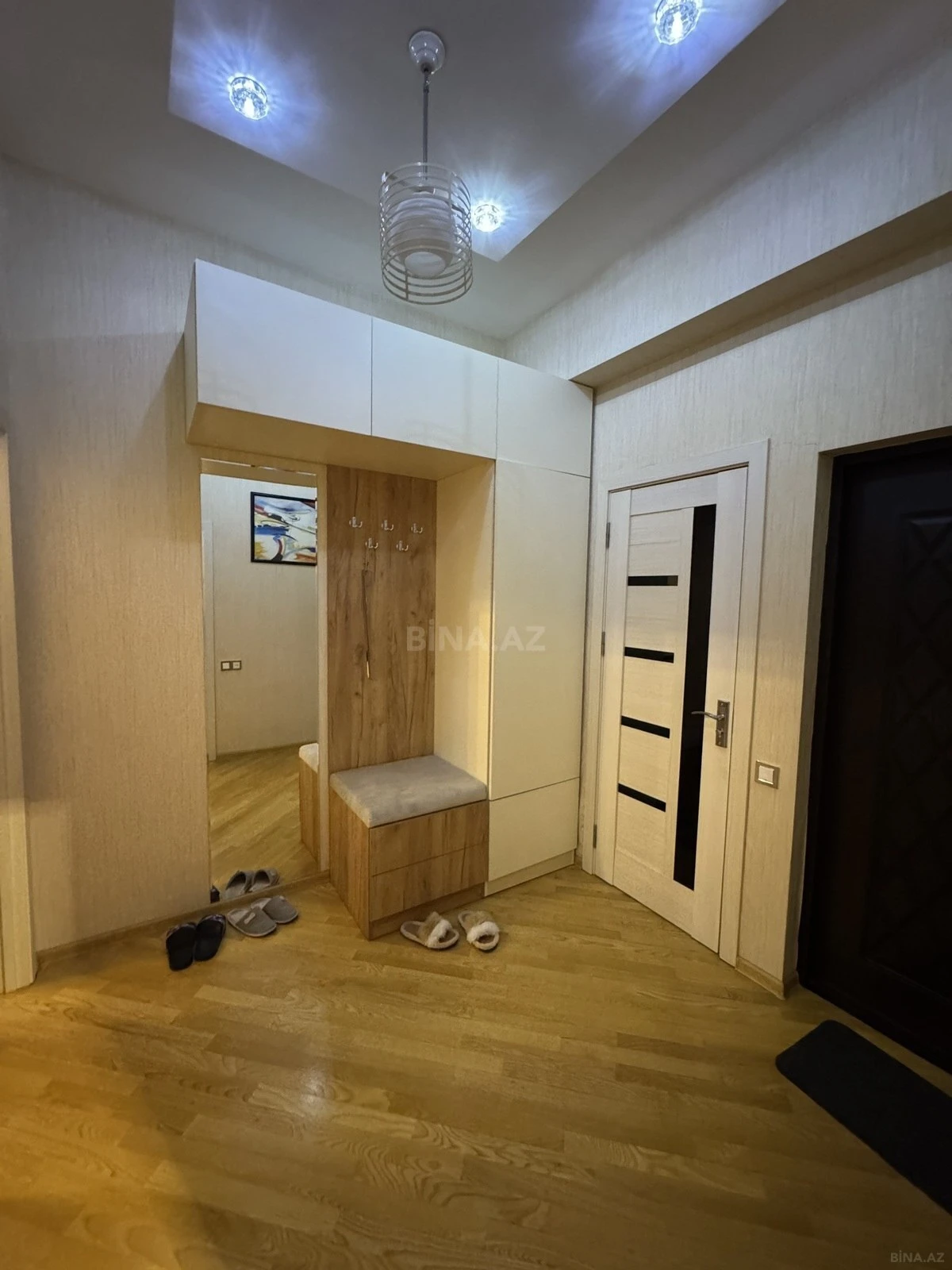 Kirayə verilir 2 otaqlı mənzil 70 m²