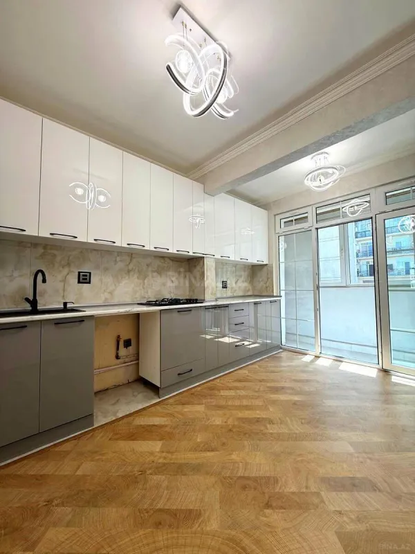 Satılır 2 otaqlı mənzil 65 m²