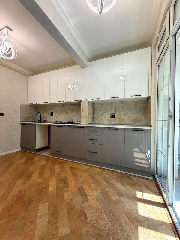 Satılır 2 otaqlı mənzil 65 m²