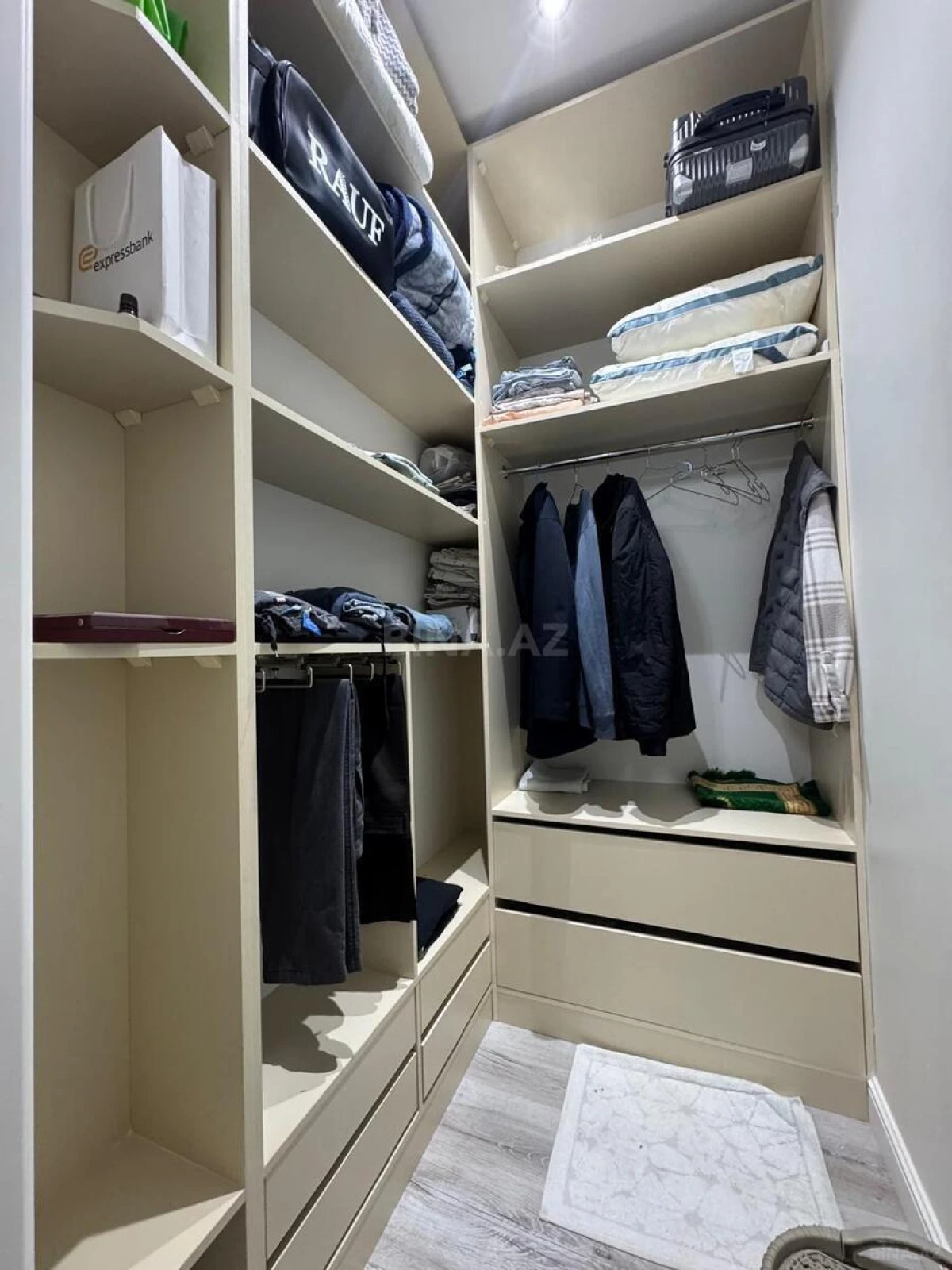 Satılır 5 otaqlı həyət evi 200 m²