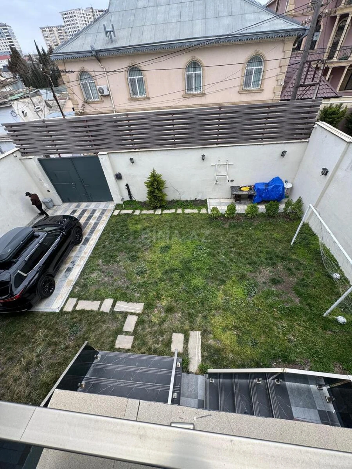 Satılır 5 otaqlı həyət evi 200 m²