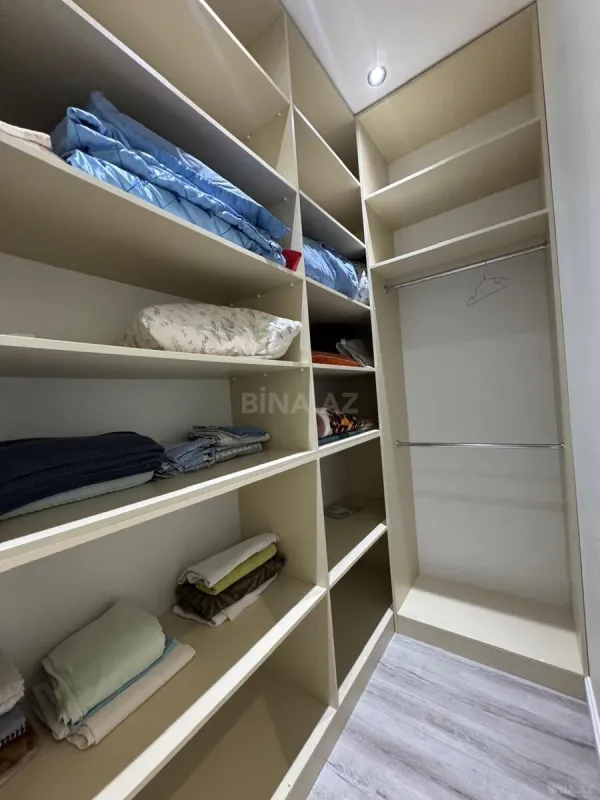 Satılır 5 otaqlı həyət evi 200 m²