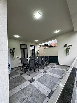 Satılır 5 otaqlı həyət evi 200 m²