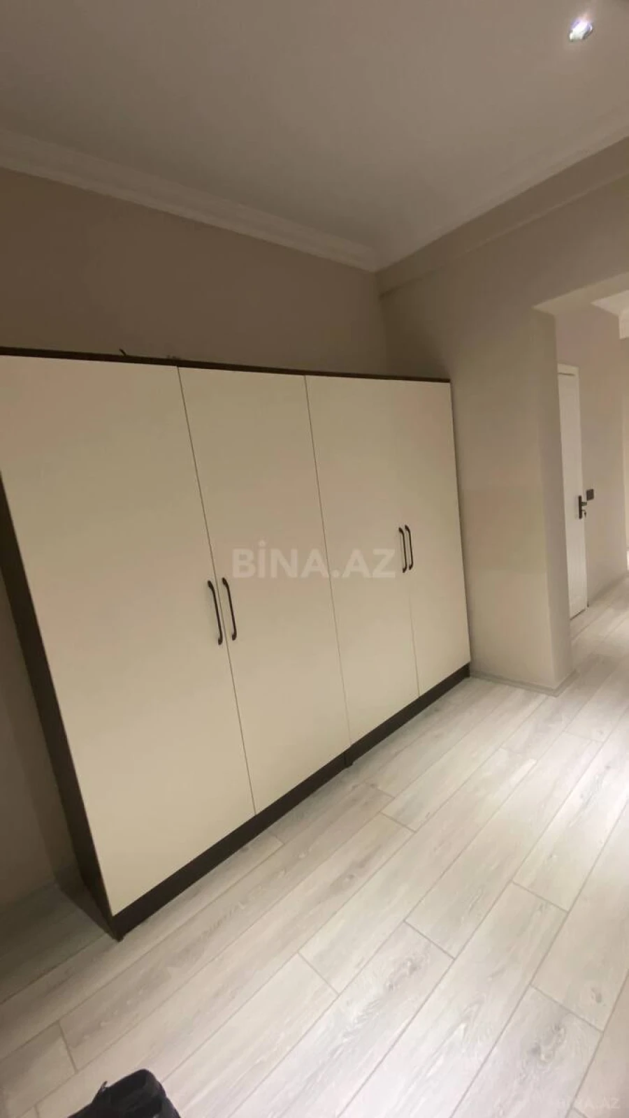 Kirayə verilir 3 otaqlı mənzil 130 m²