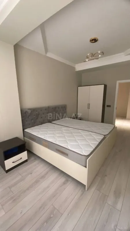 Kirayə verilir 3 otaqlı mənzil 130 m²